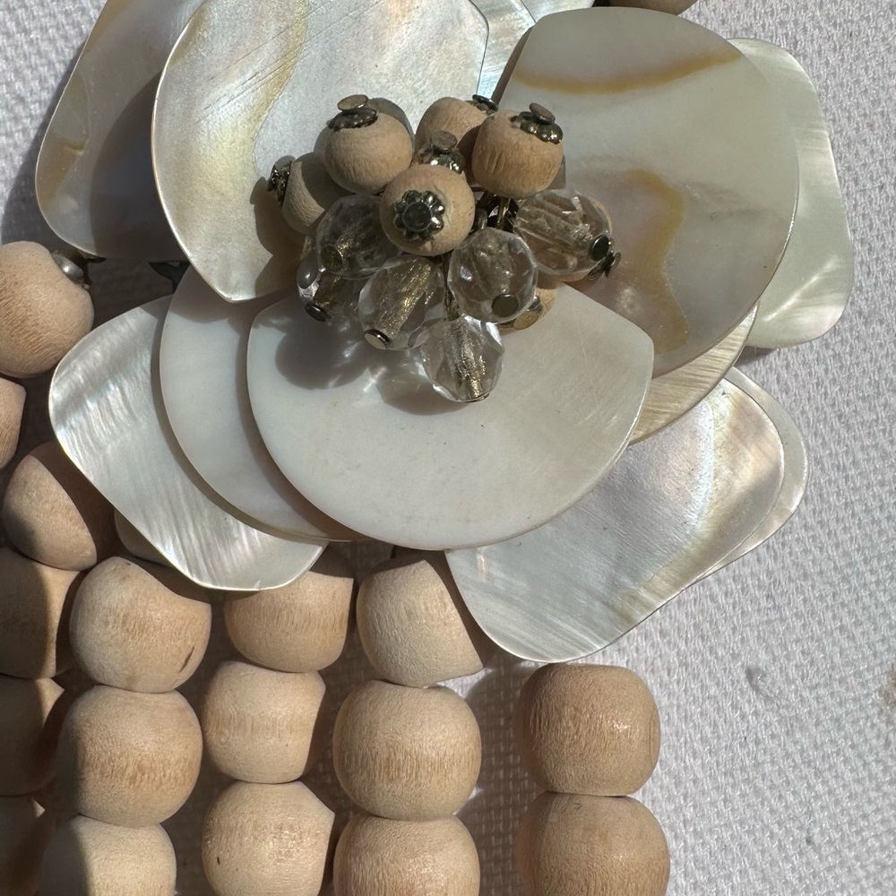 Anthropologie Vintage Tan and White Statement Necklace with Floral Design - EUC - Picture 7 of 10